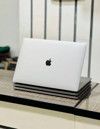 MAC PRO 16 (2019) CORE I7 (32/1000GB) A2141 (WTS) 4gb Graphics