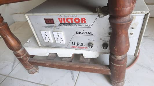 ups 1000 watts victor