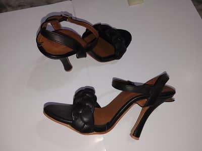 Outfikra Black Heels