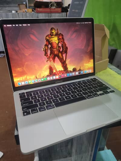 M1 pro 2020 16gb ram 1tb SSD 13inch