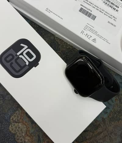 Apple watch series 10 46mm with full box for sale me