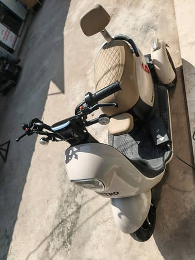 White Color Scooty A-7