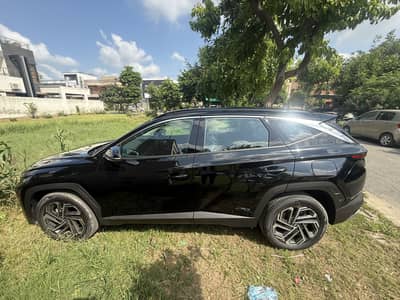 Hyundai Tucson Hybrid Signature