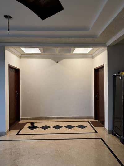 6MARLA HALL AVAILABLE NEAR PIA ROAD FOR RENT