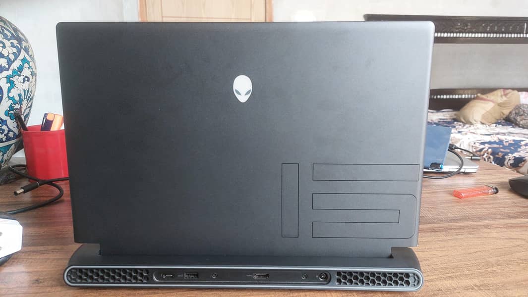 Alienware M15 R7 1