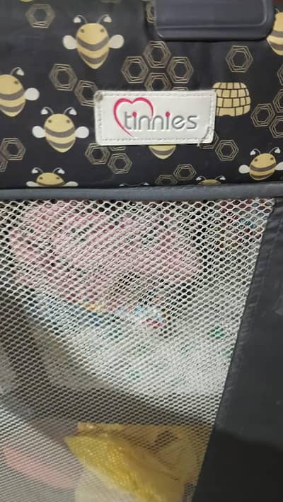 tinnies baby cot