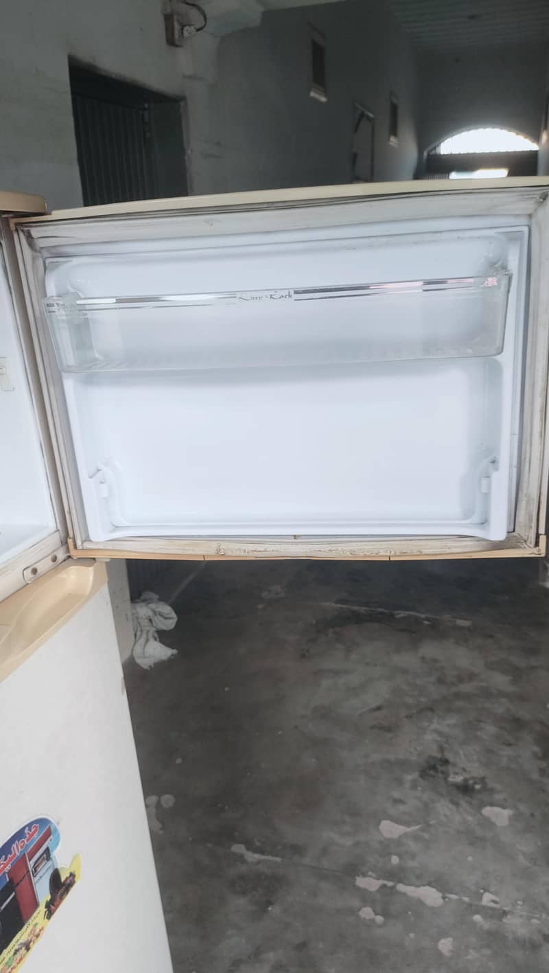 WAVES (refrigerator) 3