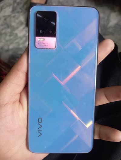 Vivo v 21 e 10/10 condition no open with box