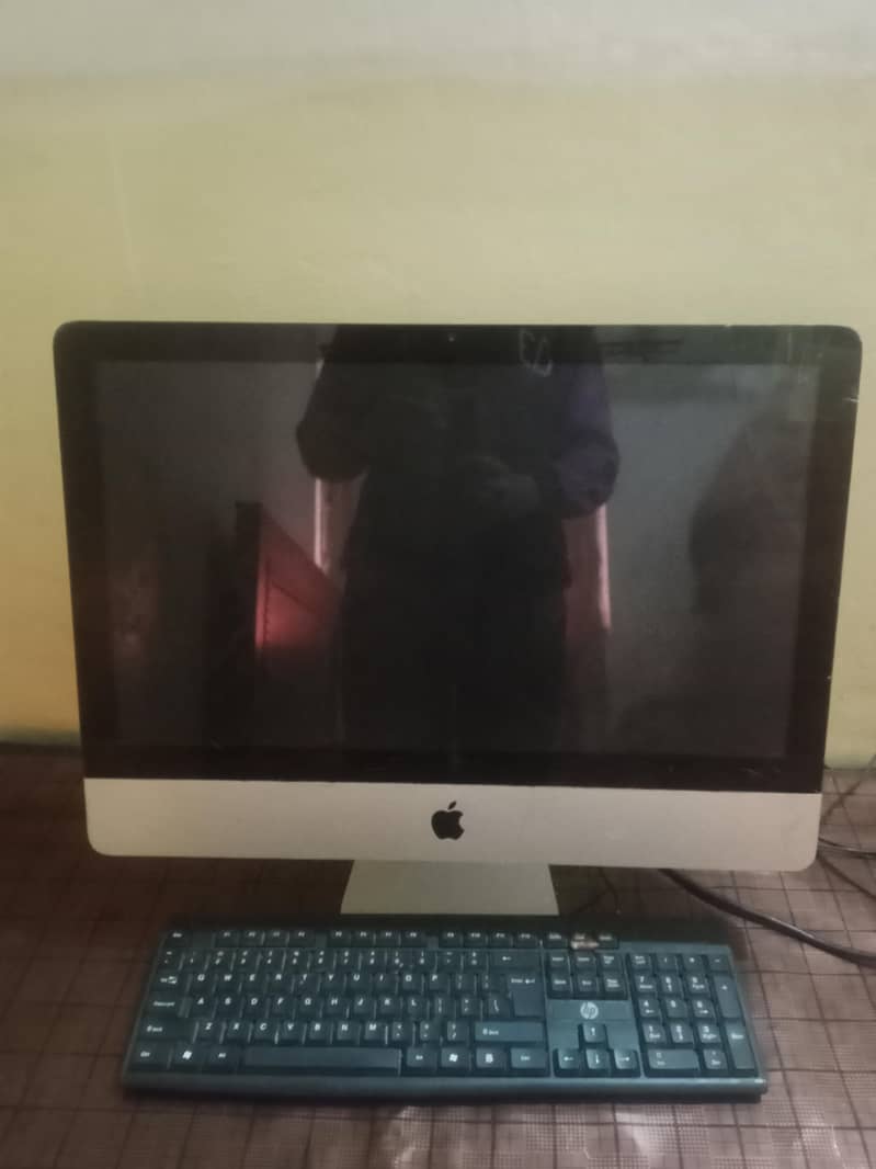 Apple computer 1