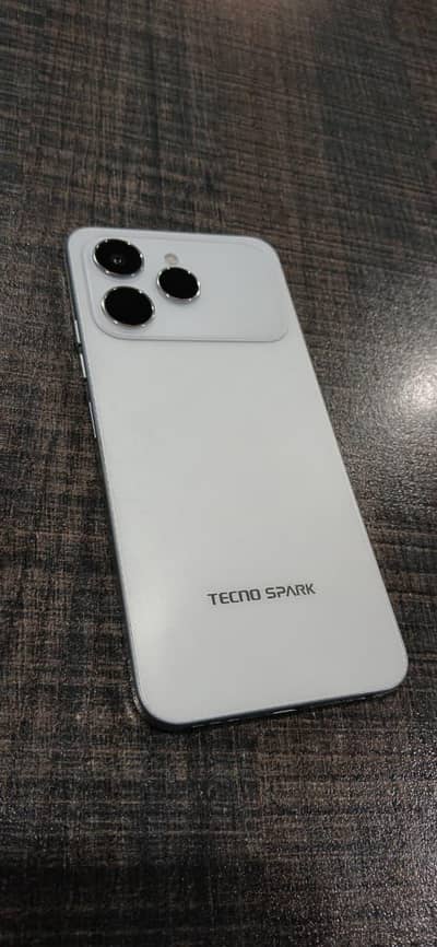 Tecno spark 40