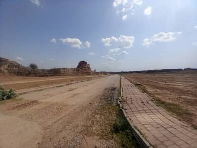 K Block 8 Marla corner plot with 3 to 4 marla Extrland develop plot near to park and Masjid available for sale (Plot no 1058)