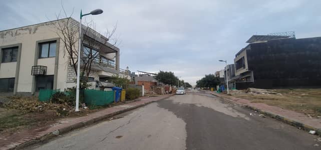 16 Marla Extraland Paid,Main Boulevard Plot In Bahria Town.