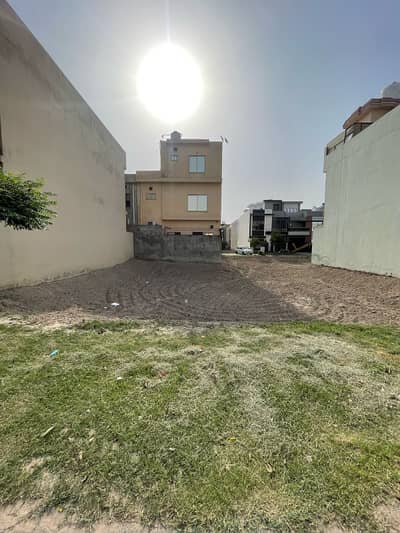 5 Marla Transfer Free & First Lanter possession discount offer Prime Location Residential Plot In Park View City - Crystal Block For Sale