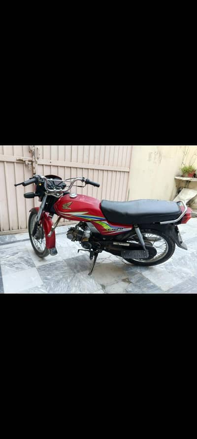 Honda 70 dream (2016)