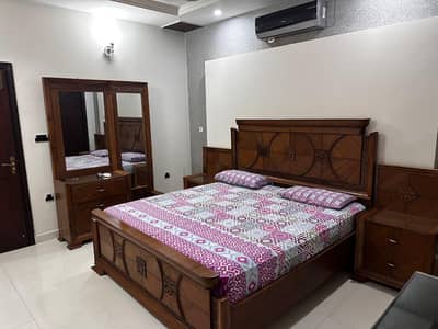 8 Marla Furinshed Portion For Rent In Usman Block Almost Lock Option