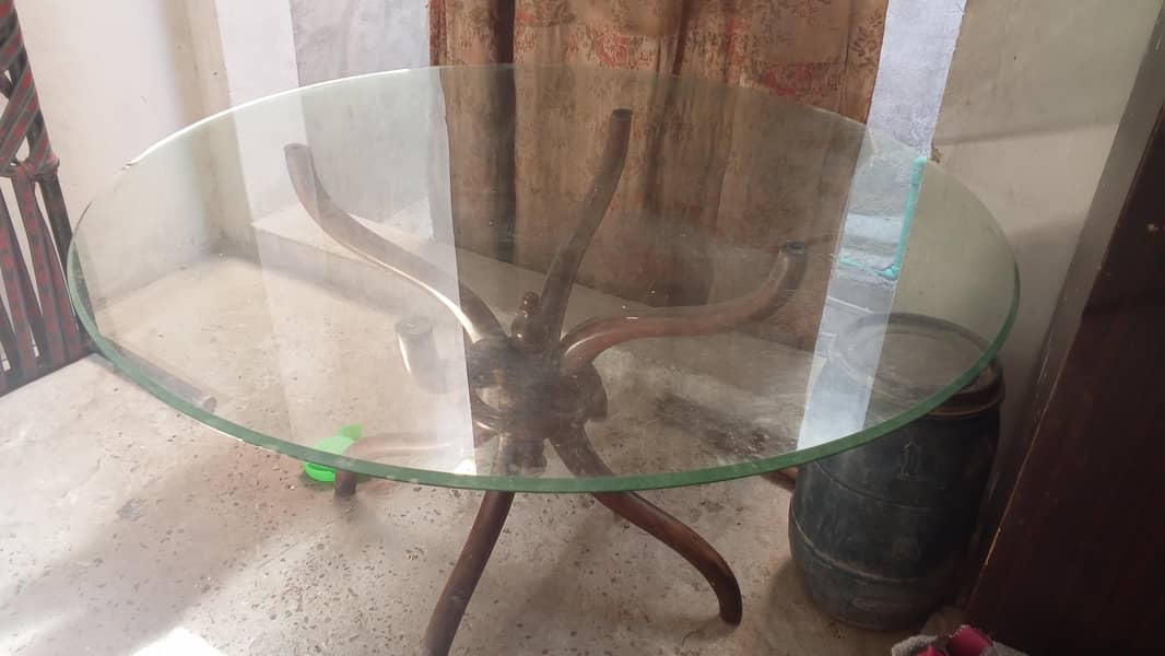 round dining table 3