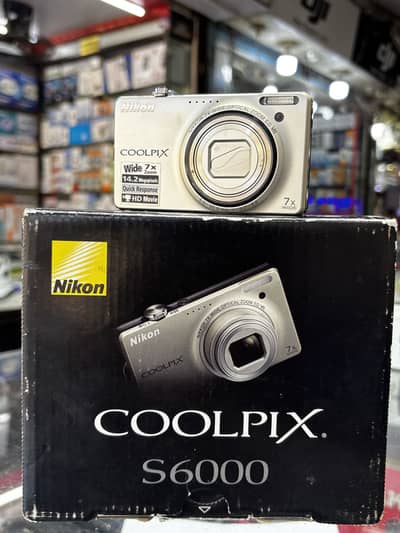 Nikon S6000 - Compact digital camera - with original box and access
