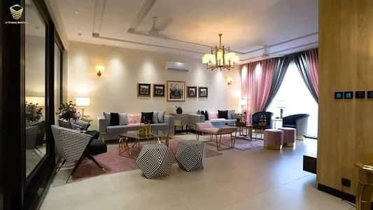 6 BEDS HOUSE AVAILABLE FOR SALE