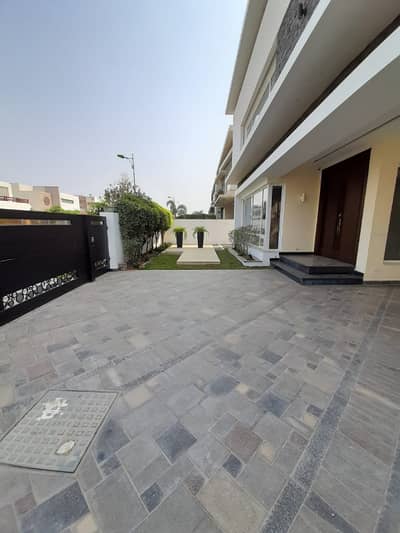 1 Kanal Top Quality Build Luxurious Beautiful Modern Design Villa With Basement For Sale In DHA Lahore Phase 6 Prime Location Near To Raya