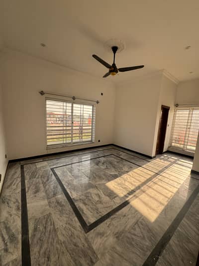 35x70 Ground Portion For Rent (Corner)