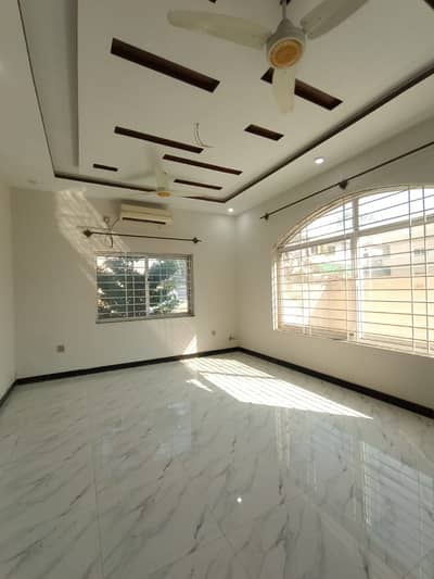 Upper portion available for rent in media town