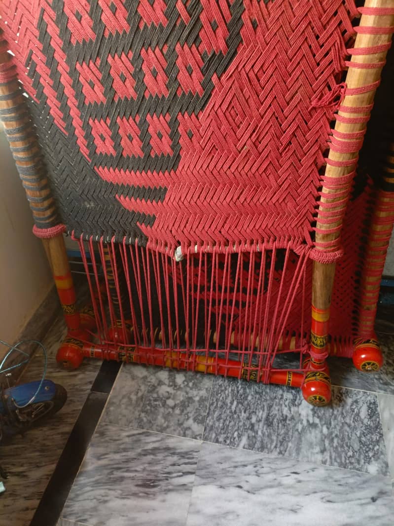 دو خوبصورت چارپائیاں رنگین 3