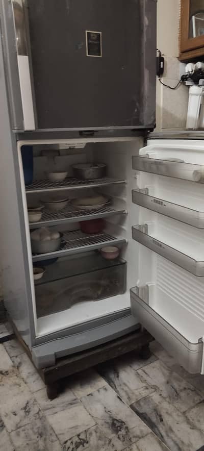 Dowlance Fridge with Good Condition (03356303074)