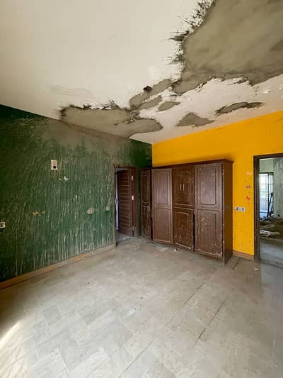 DEFENCE 300 YARDS BUNGALOW FOR SALE