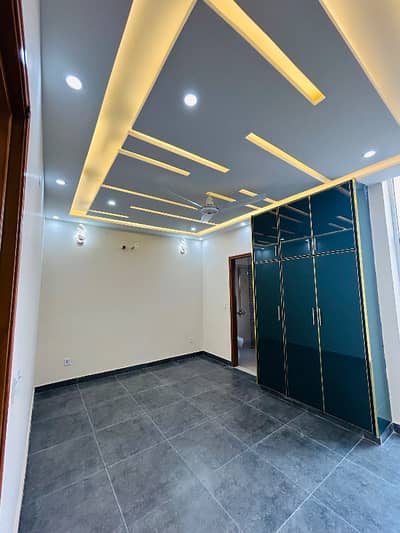 Prime location brand new flat Available for rent in Al kabir town