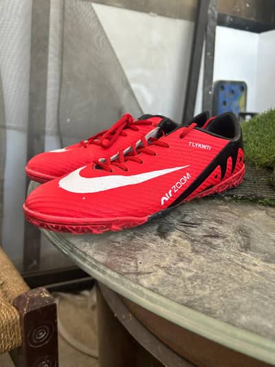 football shoes ( grippers ) almost new - size 36/37