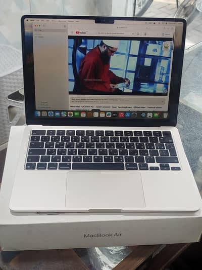 MacBook Air M3 2024 modal  gold colour 8gb 256gb with box charger