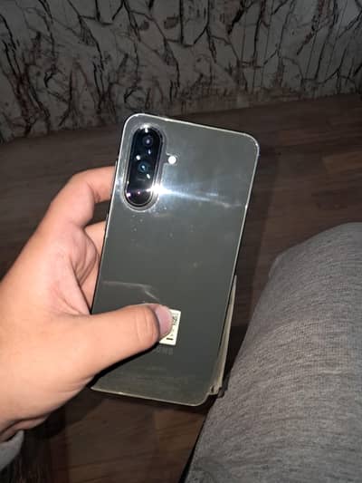 al ok 10/10 ak bii scratch nhii haa