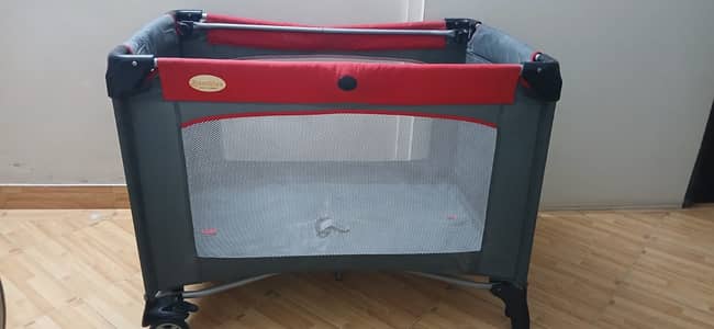 Bambies Baby Cot available in a mint condition
