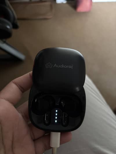 Audionic 550 Black with box