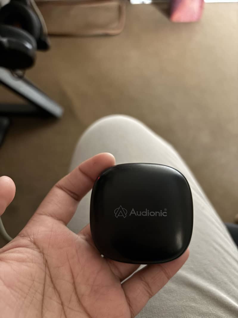 Audionic 550 Black with box 2