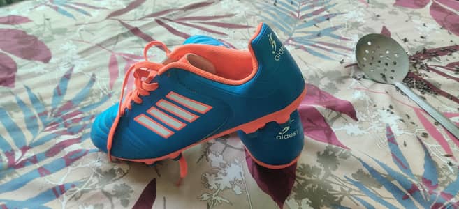 sports shoes exported from UK