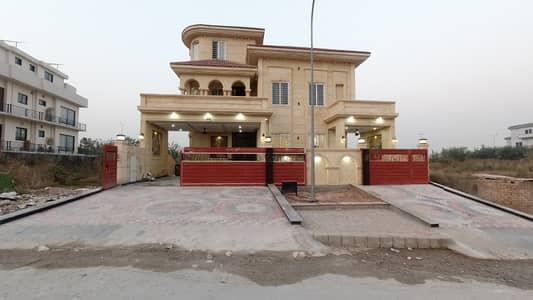 50x90 Brand New Tiple Storey House Available For Sale Located In Park Enclave 1