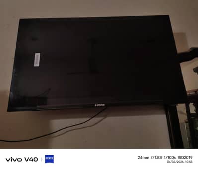 I zone 32 inch led just  box open