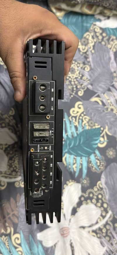 Visonic 4 channel amplifier