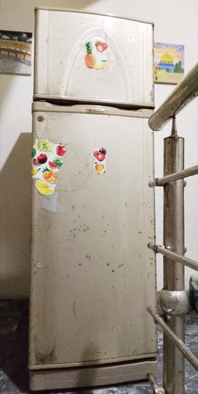 dawlance refrigerator 2 door medium size