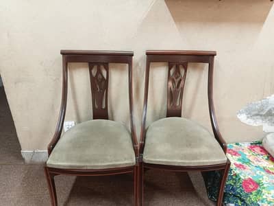 pair of chairs