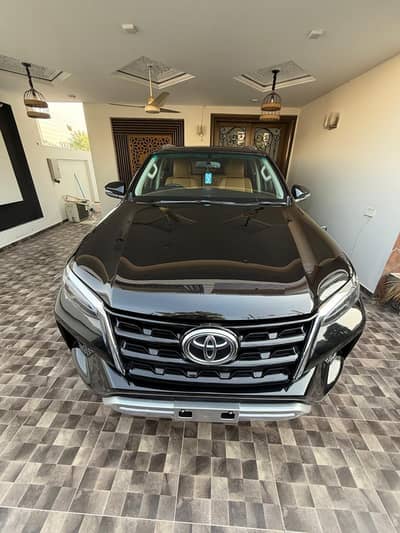 Toyota Fortuner Sigma 4 2023.      Wahtsp 03081418892