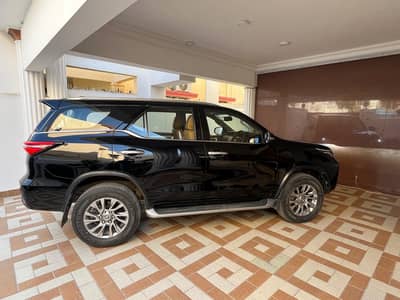 Toyota Fortuner Sigma4 2.8D Jun2021 40,000 Kms Toyota Maintained