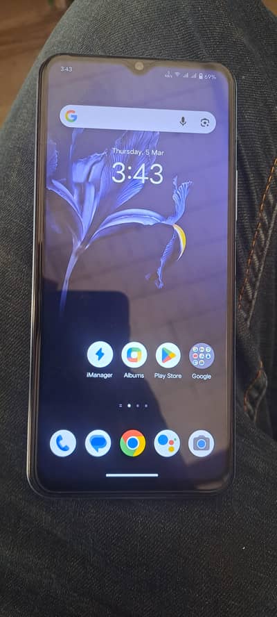 vivo Y33s with box charger