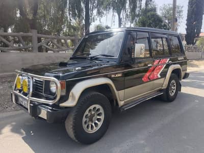 Mitsubishi Pajero Exceed Genuine 1991 model