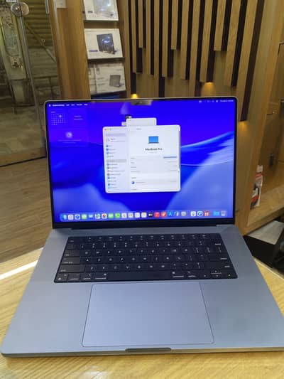 Apple Macbook pro 2021 M1 Max with 1 tb