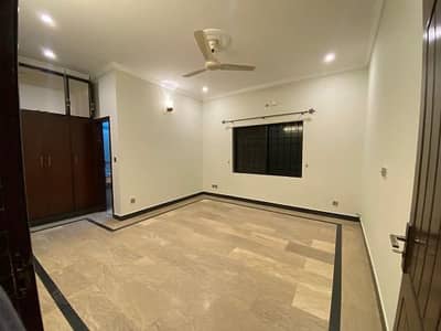 14 Marla Upper Portion For Beachlor and Office Available For Rent In G-13/2 Islamabad