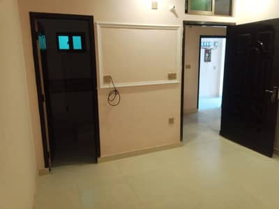 Rooms available with free wifi and kitchen for bachelors and job holders near UCP university in architect society and al hamra town