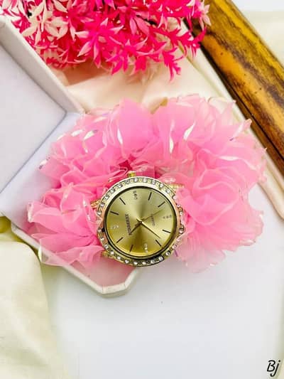 Girl's Bracelets Watch Elegent Colour & Design free home delivery