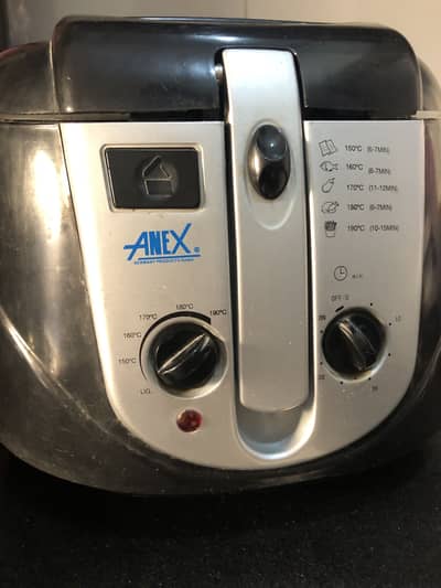 Electric deep fryer